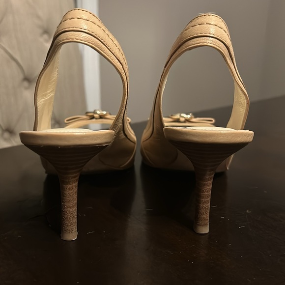 Coach Miranda slingback heels - like new! - Picture 4 of 16